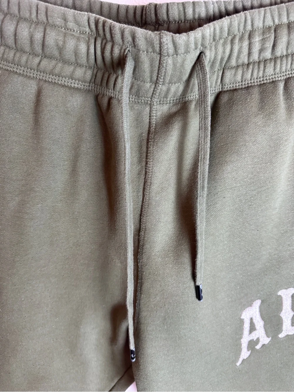 Shoe Palace Muhammad Ali Men’s Army Green Fleece Joggers Size Medium